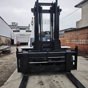 Montacargas TCM de Bajo Precio en Buenas Condiciones, Montacargas Diésel TCM Usado de 10 Toneladas en Venta - Product Image 1