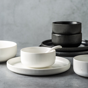 <span class=keywords><strong>Set</strong></span> di <span class=keywords><strong>Piatti</strong></span> in <span class=keywords><strong>Porcellana</strong></span> di Lusso all'Ingrosso dalla Cina, Servizio di Stoviglie in Ceramica Dorata, <span class=keywords><strong>Set</strong></span> di <span class=keywords><strong>Piatti</strong></span> in Gres - Product Image 2