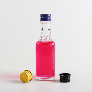 Botella de Vidrio Pequeña de 50 ml con Tapa para <span class=keywords><strong>Bebidas</strong></span> Alcohólicas, Jugos, Licores, Vino, Whisky, Muestras - Product Image 2