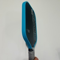 Raquette de pickleball en fibre de carbone de qualité professionnelle haute performance, noyau en nid d'abeille de 16 mm, légère et hautement élastique