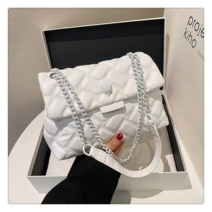 B647509YO Nouveau sac à bandoulière/sac croisé rétro de créateur pour femmes, sac de luxe de haute qualité pour femmes, style hivernal tendance et célèbre - Product Image 1