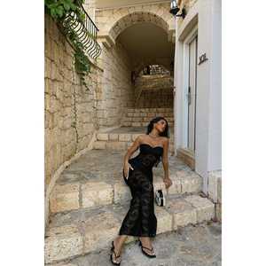 Robe en dentelle noire Ophelia, style de fête de luxe, XS-XL, sans bretelles, taille empire, robe de bal trapèze avec fleurs brodées - Product Image 3