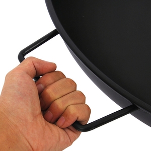 Brasero d'extérieur robuste en acier BSCI, pour bois, diamètre 55 cm, avec pieds robustes, revêtement noir, 10000-14999 BTU - Product Image 4