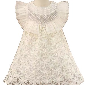 Vestido de niña con cuello festoneado de algodón color champán y diseño floral hueco para damitas de honor - Product Image 3