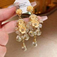 Boucles d'oreilles pendantes vintage baroque françaises élégantes, style Jhumka, avec cristaux floraux et perles, bijoux de mariée de luxe léger, tendance mode