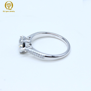 Anillo de Diamantes de Dos Hileras para Mujer, Engaste de Seis Puntas, Oro Blanco de 18K, Diamante Sintético de Alta Claridad con Certificado IGI, Color D - Product Image 2
