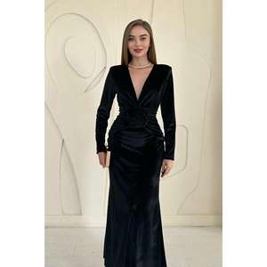 Robe de soirée longue noire à motif de roses 3D avec fente avant pour occasions formelles – Vente en gros - Product Image 3