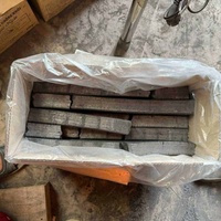 Charbon de bois en briquettes carrées de qualité A pour la restauration commerciale, respectueux de l'environnement, à haute teneur en cendres, 7800 Kcal/kg, prix unitaire en vrac par tonne