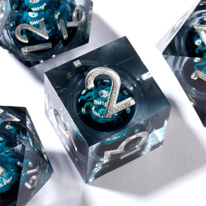 Juego de dados de núcleo líquido poliédrico D & D 7 de dragón y mazmorra de resina de borde afilado D20 D12 D10 D8 D6 D4 - Product Image 3