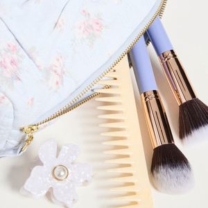 Pochette de voyage personnalisée en toile écologique, matelassée, imprimée floral sur toute la surface, réutilisable, imperméable, grande taille, avec fermeture éclair et nœud papillon pour filles - Product Image 3