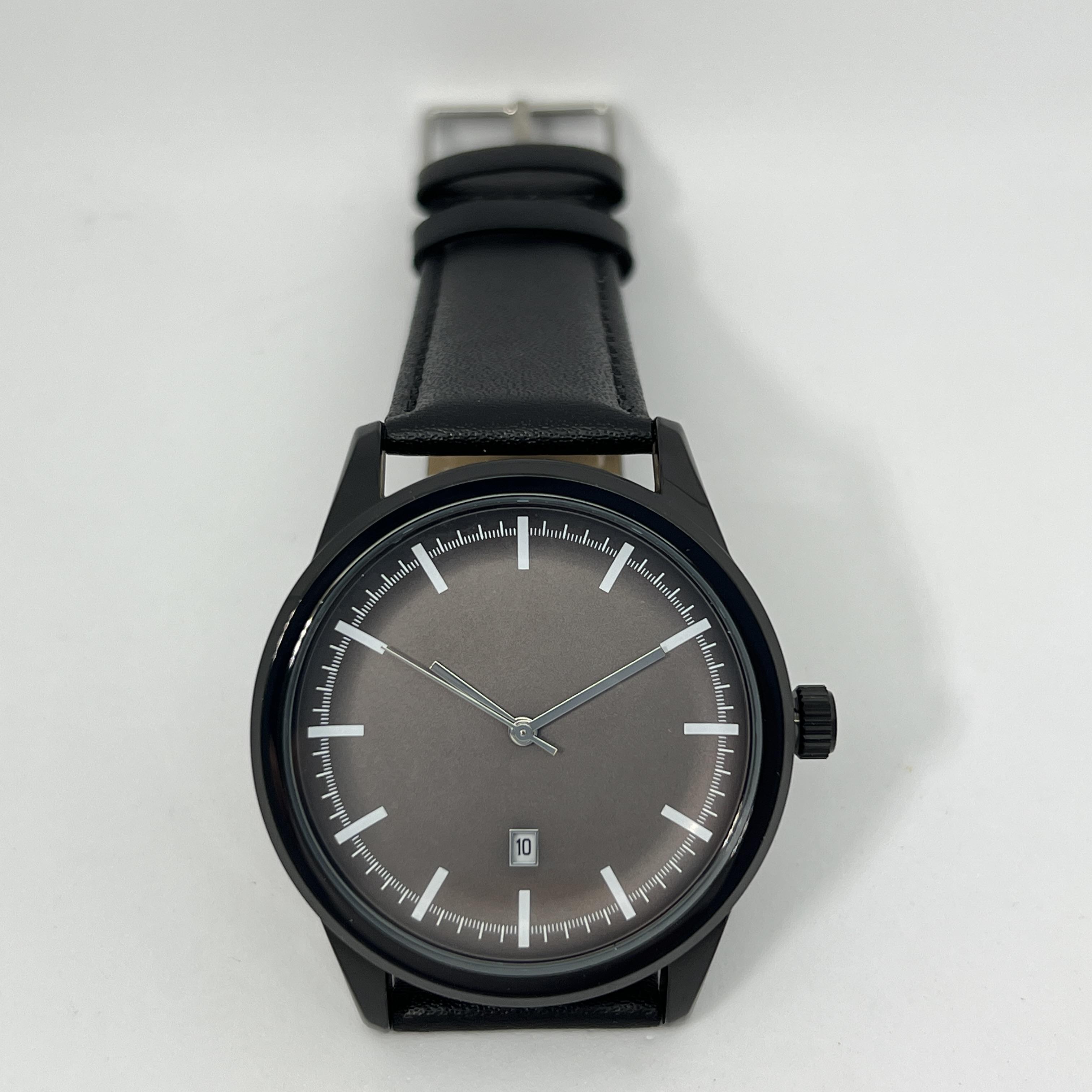 ดำ / ดำ / เทา