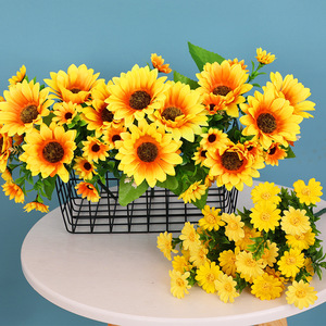 Bouquet de tournesols artificiels Stupid Bird, fleurs en soie pour la décoration intérieure et extérieure - Product Image 1