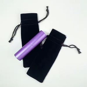 Petit sac cadeau en velours avec logo personnalisé et doux de haute qualité - Product Image 1