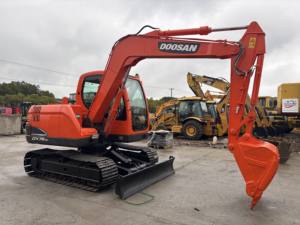 Miniexcavadora confiable y eficiente usada Doosan DX75 para construcción de carreteras, jardinería y trabajos de preparación del sitio - Product Image 3