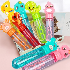 ของเล่นเด็ก หลายสีให้เลือก ของเล่นเป่าฟองสบู่ขนาดเล็กสำหรับเด็ก ลายการ์ตูน แท่งเป่าฟองสบู่ น้ำยาทำฟองสบู่ หลอดเป่าฟองสบู่ - Product Image 3