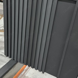 Portes pivotantes <span class=keywords><strong>d</strong></span>'entrée extérieure en <span class=keywords><strong>aluminium</strong></span> à grille affleurante personnalisées et économiques pour maisons - Product Image 5