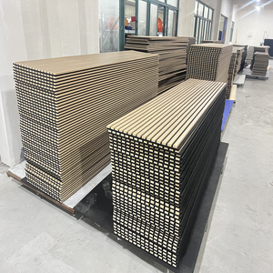 Pannelli Fonoassorbenti in MDF Bianchi Acustici da Parete con Design a Doghe in Legno per Home Theater Ufficio e Studio di Registrazione - Product Image 6