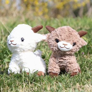 Boneka Domba Plush Bahan Polyester dan Kapas PP Unisex Hadiah Ulang Tahun Grosir - Product Image 1