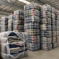 Ballots de vêtements de marque d'occasion en gros – T-shirts d'été, shorts de jogging, lots en vrac de 100 pièces par boîte – Vêtements de marque usagés