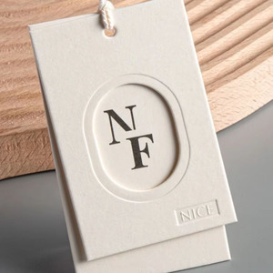 <span class=keywords><strong>Étiquette</strong></span>s suspendues de luxe découpées au laser, ajourées, en papier spécialisé épaissi pour l'image de marque de vêtements haut de gamme - Product Image 1
