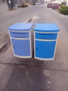 <span class=keywords><strong>Table</strong></span> <span class=keywords><strong>de</strong></span> <span class=keywords><strong>chevet</strong></span> d'hôpital en plastique ABS <span class=keywords><strong>de</strong></span> haute qualité avec tiroirs <span class=keywords><strong>de</strong></span> couleur grise au design moderne pour un grand espace <span class=keywords><strong>de</strong></span> rangement à usage médical - Product Image 4