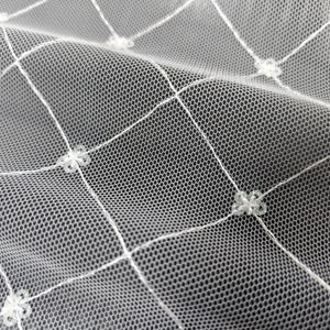 <span class=keywords><strong>Tela</strong></span> <span class=keywords><strong>de</strong></span> Malla Antimosquitos <span class=keywords><strong>de</strong></span> Tul <span class=keywords><strong>de</strong></span> Poliéster 100% Tejido, Blanca, Suave, Transpirable, Antibacteriana y Resistente a la Abrasión, Venta al por Mayor - Product Image 3