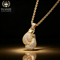 Collier pendentif gant de boxe entièrement serti de zircone cubique, chaîne torsadée, bijoux hip-hop, cadeau personnalisé pour homme, vente en gros