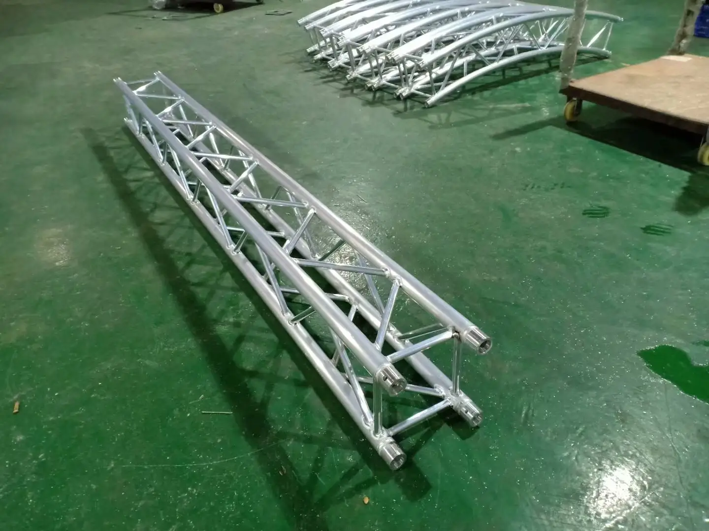 smart curved stage roof truss for event