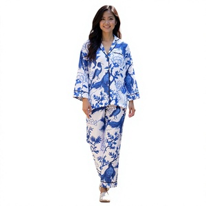 Conjunto de Pijama de Algodón con Estampado Floral Azul para Mujer, Manga Larga, Cuello Camisero, Ropa de Dormir Clásica, Material Suave Tejido - Product Image 1