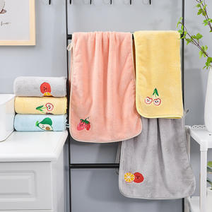 Toallas de Casa para Adultos de Vellón Coral Suave al por Mayor, Gruesas, con Patrón de Frutas Bordado, Juego de Dos Toallas para la Cara, Técnica de Tejido - Product Image 5