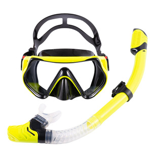 Masque de plongée pour adultes et ensemble de tuba sec avec lentille en verre trempé pour les sports nautiques - Product Image 1