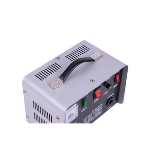 Vente chaude Smart Car Battery Charging Engine Jump Starer Affichage numérique 12 à 24 volts Auto Power Bank <span class=keywords><strong>Chargeur</strong></span> <span class=keywords><strong>Booster</strong></span> - Product Image 1