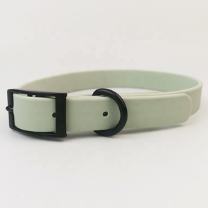 <span class=keywords><strong>Collar</strong></span> de perro de PVC personalizado de lujo de nuevo diseñador al por mayor y conjunto de correa impermeable suave con artículos personalizados para adiestrar mascotas - Product Image 3