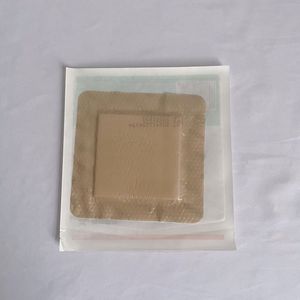 Pansement en mousse de polyuréthane Tonen 12,5 cm x 12,5 cm - Product Image 1