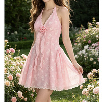 Robe mini femme minimaliste à double couche, en dentelle ajourée, style halter personnalisé, col en V, bordure en dentelle, roses 3D, taille cintrée, coupe évasée en A