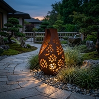 Grande sculpture lumineuse en acier Corten, vase floral creux sur mesure, lampe statue extérieure en acier Corten