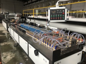 <span class=keywords><strong>Pvc</strong></span> Hồ Sơ Máy Cho Cửa Sổ Và Cửa Làm Cho Máy Đùn Máy - Product Image 3