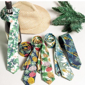 เนคไทผ้าฝ้ายทรงสกินนี่สำหรับผู้ชายสไตล์ฮาวาย ขายส่งลายพิมพ์ดอกไม้สีสันสดใส เหมาะสำหรับงานแต่งงาน - Product Image 3