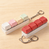 Porte-clés clavier 4-en-1 anti-stress avec capuchons de touches, jouet en plastique, boucle de clé, jouet anti-stress, porte-clés clicker personnalisé