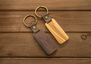 Khóa móc chìa khóa gỗ khắc tên tùy chỉnh giá rẻ bán buôn tự làm - Product Image 3