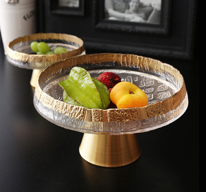 Plat à fruits en verre peint à la main avec bordure dorée, style nordique, luxe léger, moderne, pour salon - Product Image 3