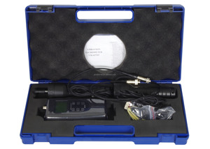 Vibromètre et tachymètre VM-6370T pour la mesure du régime de rotation (RPM) et de la fréquence (Hz). - Product Image 2
