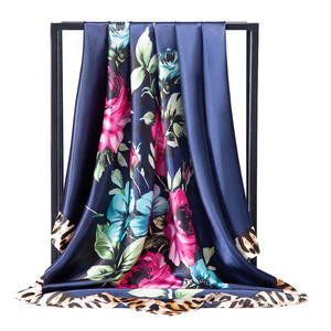 Leopardo Stampato Floreale di Modo Sciarpa di Seta Foulard Scialle In Raso Sciarpe Grande Formato 90*90cm Piazza Dei <span class=keywords><strong>Capelli</strong></span> Testa Sciarpe donne <span class=keywords><strong>Bandana</strong></span> - Product Image 2