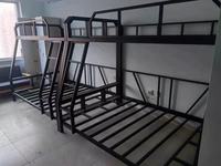 Lit superposé moderne en acier réglable pour deux personnes, idéal pour les dortoirs scolaires et les hôtels, avec cadre métallique de haute qualité et rangement intégré