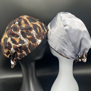 Cappelli Chirurgici con Laccetti, Berretti da Lavoro con Set di Porta Badge a Cartone Animato per Regali e Accessori per Infermieri - Product Image 4
