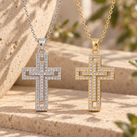 Collier croix ARNAN pour femme en laiton, pendentif entièrement pavé de pierres, chaîne délicate pour la clavicule, bijoux superposables, cadeau en gros pour elle