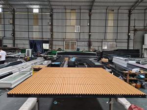 Grille à rabat Revêtement en aluminium grain <span class=keywords><strong>de</strong></span> bois Panneaux <span class=keywords><strong>de</strong></span> clôture pour <span class=keywords><strong>porte</strong></span> <span class=keywords><strong>de</strong></span> <span class=keywords><strong>garage</strong></span> sectionnels automatiques Moderne avec <span class=keywords><strong>garage</strong></span> et <span class=keywords><strong>porte</strong></span> - Product Image 2