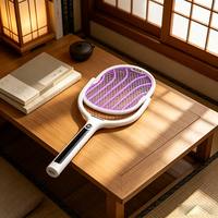 Raquette anti-moustiques électrique portable Maist avec affichage numérique de la puissance, lampe de nuit et station de recharge pour batteries, en ABS robuste