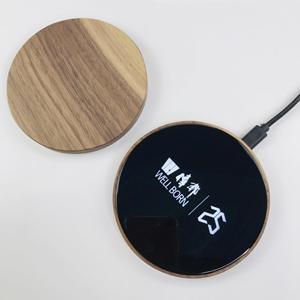 Cargador Inalámbrico de Bambú con Logotipo Personalizado, Impresión UV, 15W 10W 5W, Base de Carga con Conector Tipo-C, Diseño Moderno para Teléfono - Product Image 5