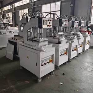 Fenêtre <span class=keywords><strong>PVC</strong></span> à <span class=keywords><strong>coin</strong></span> unique faisant des machines fabriquées en Chine Machine à souder - Product Image 1